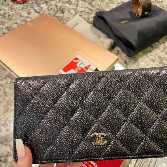 ❤️SOLD❤️2012 CHANEL Continental Black Caviar Quilted CLASSIC Leather Wallet - Picture 4 of 16